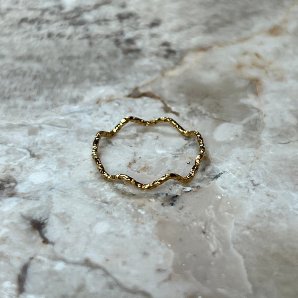Hamret Tynd Ring - 18K Guldbelagt